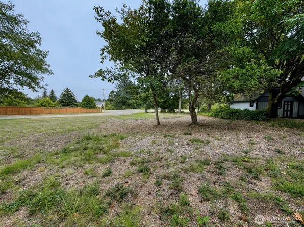 549 Point Brown Avenue SW, Ocean Shores, WA 98569