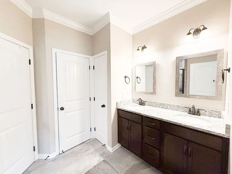 1727 Oak Forest Dr — Photo 11