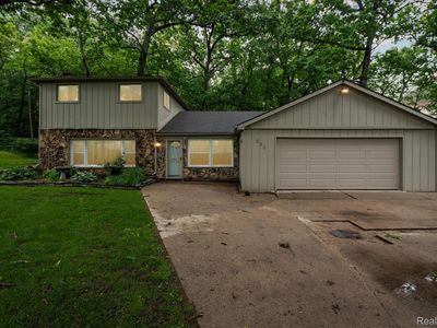 320 Elkinford Dr, White Lake, MI, 48383