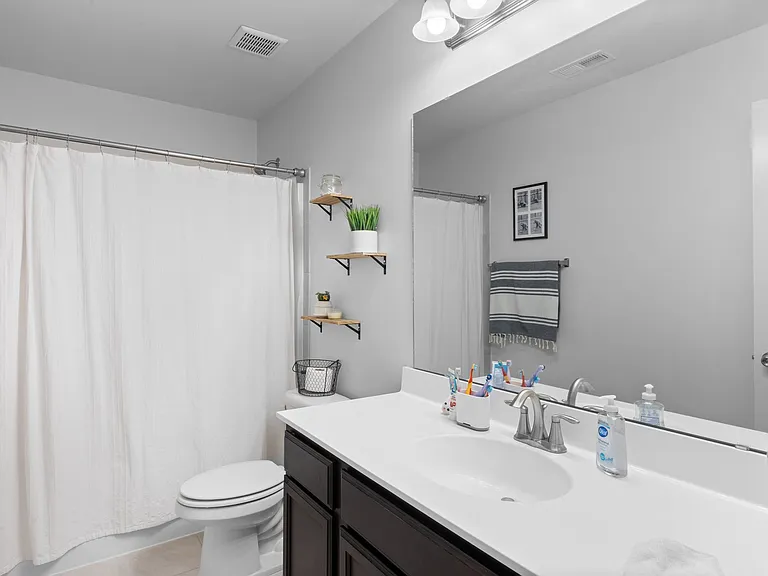 1010 Spot Cir — Photo 38