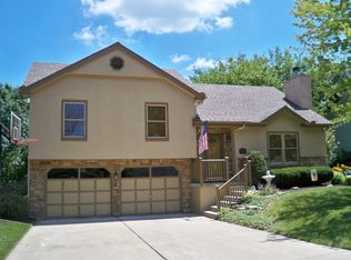 1713 NE Auburn Dr, Lees Summit, MO 64086