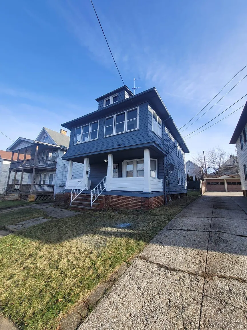 4389 W 50th St photo 1