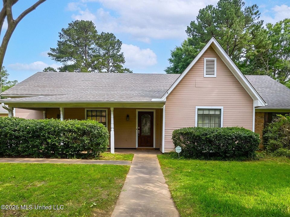 1st image of 604 Bradford Dr