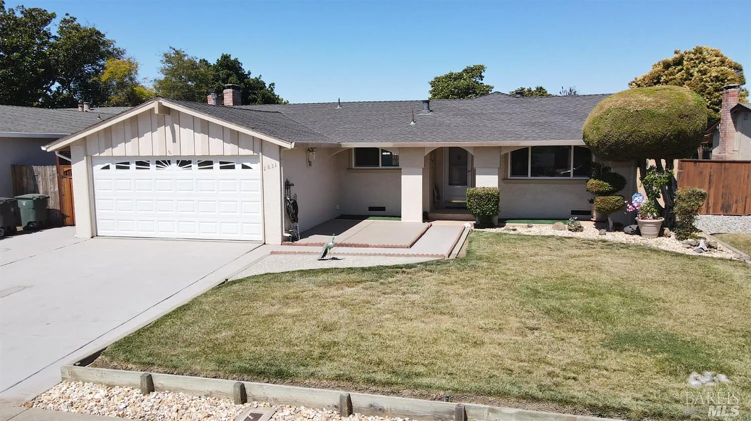 2821 Zinnia Court photo 1