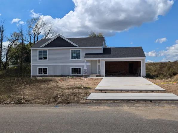 4266 Butternut Dr, Wayland, MI 49348