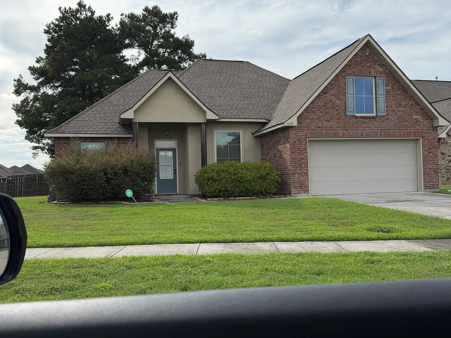 3 bed, 1887 sqft, $2,000 — Photo 2