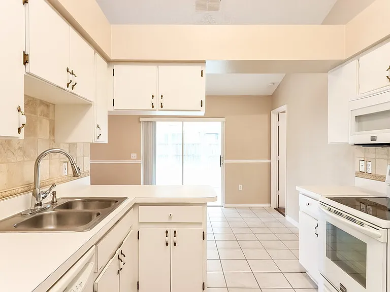 656 Lakemont Dr — Photo 8
