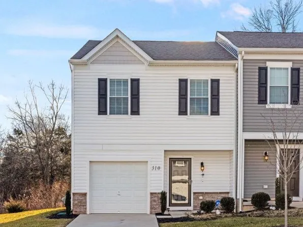 310 Maple Run Dr, York, PA 17404