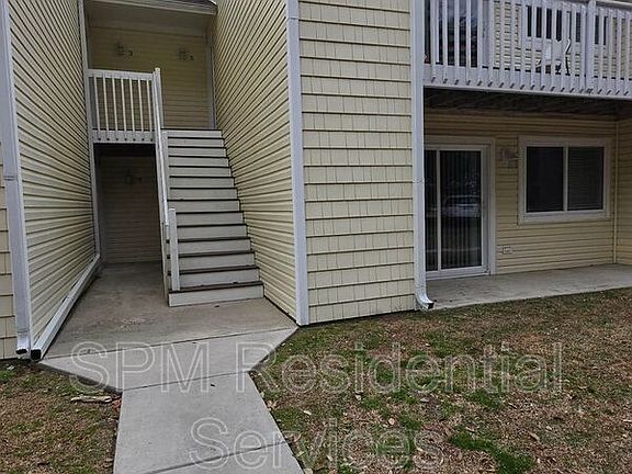 2nd image of 2036 Sloop Point Loop Rd APT A6