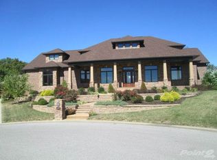 2208 Kingspointe Dr, Marion, IL 62959