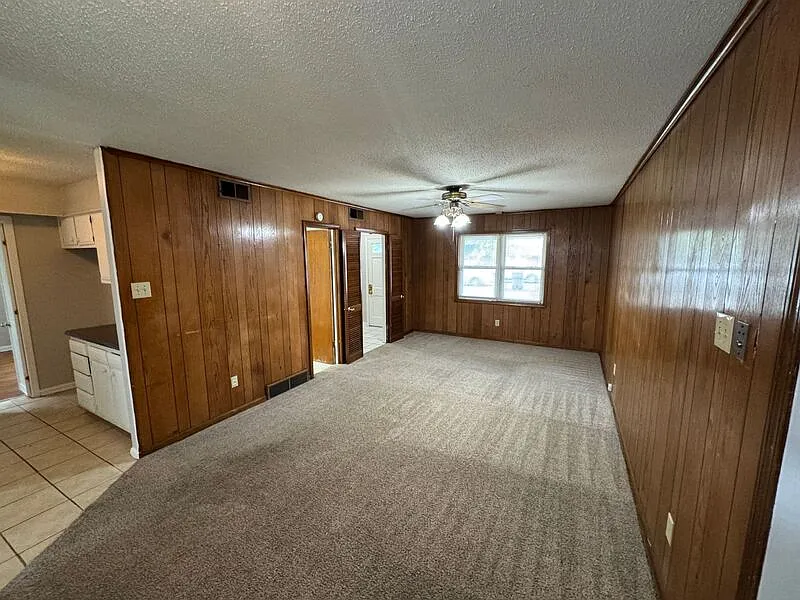 3 bed, 1.5 bath, 1743 sqft, $1,450 — Photo 3