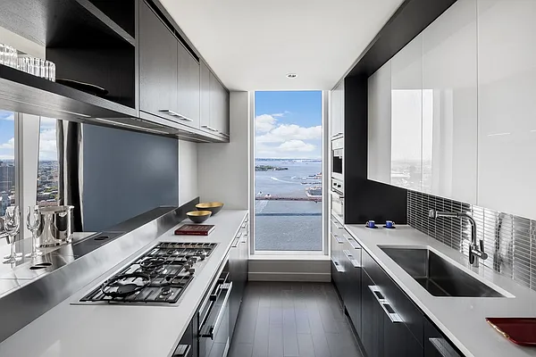 Sold by Extell Marketing Group | media 34