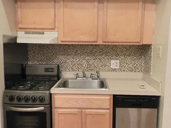 1722 Spruce St APT B2, Philadelphia, PA 19103
