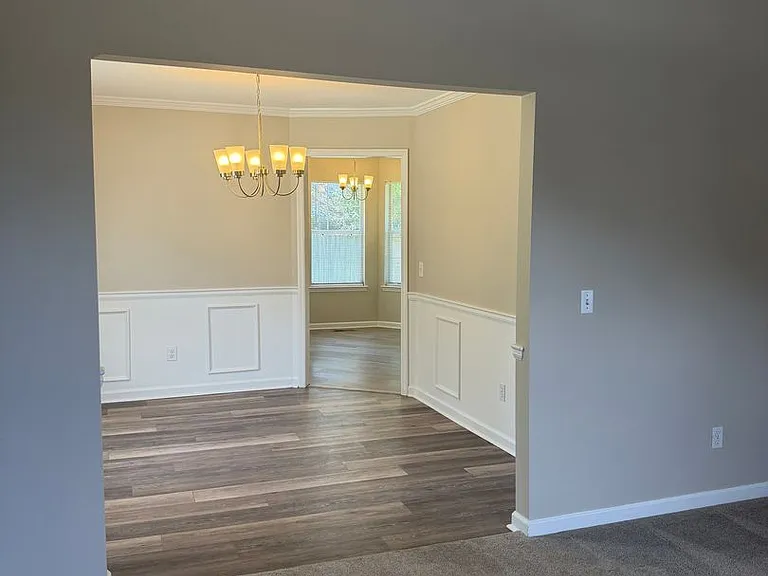 8900 Fox Glen Dr — Photo 5