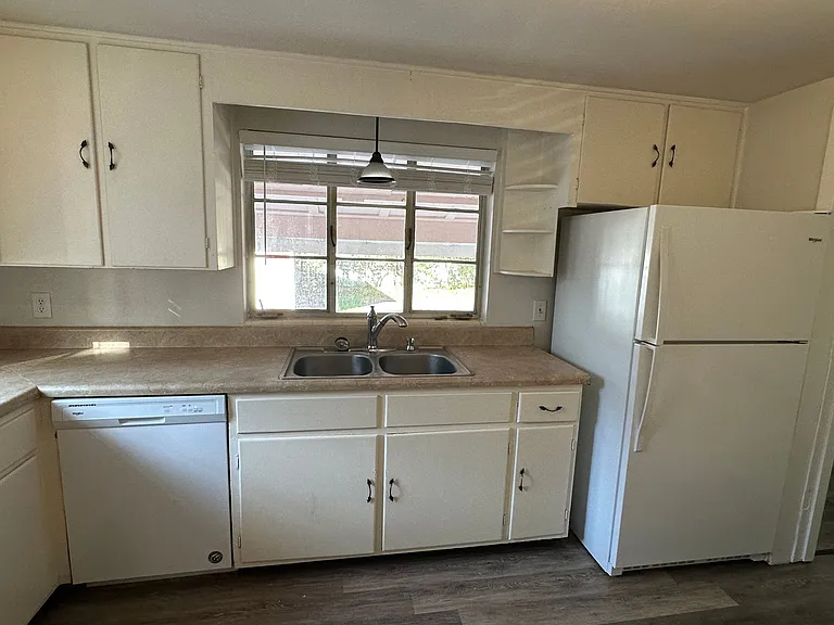 1824 Perry Pl — Photo 7