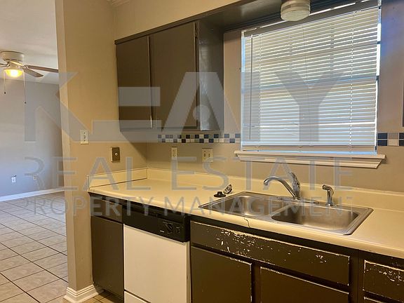 3rd image of 107 Vieux Orleans Cir #B