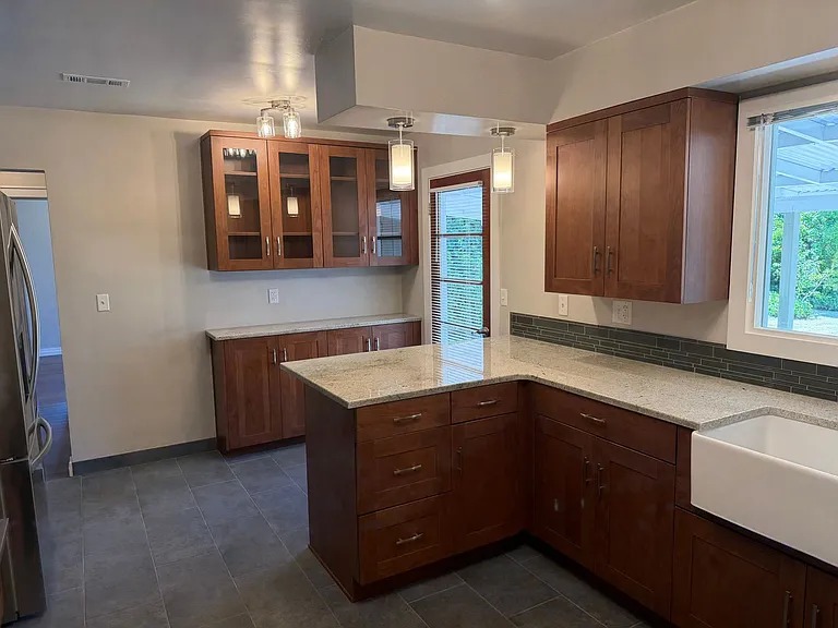 1331 G St — Photo 13