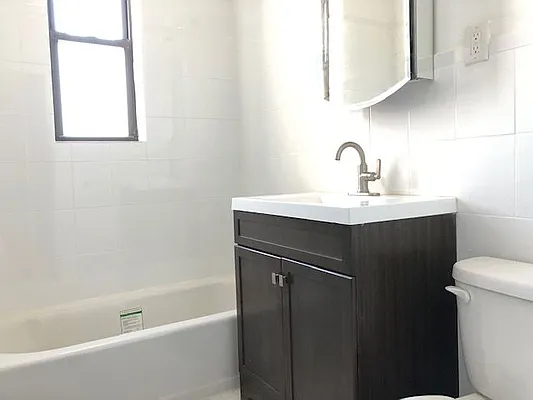 Rented by Lang Realty LLC | media 17