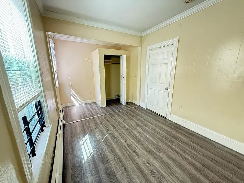 3 bed, $870 — Photo 2