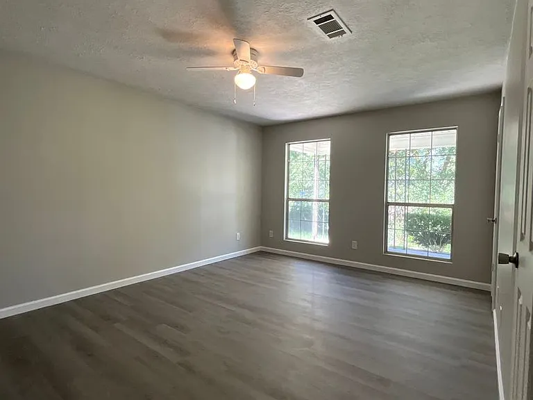 149 Lakeshore Dr — Photo 17