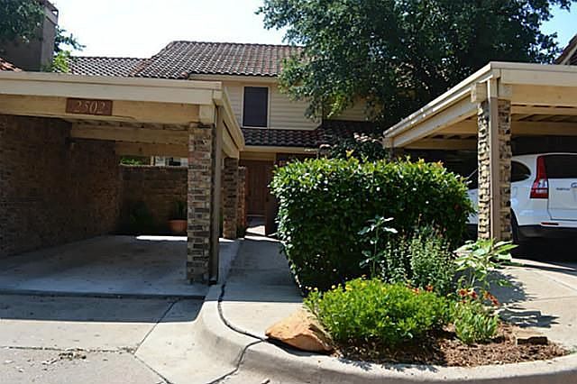 1st image of 2502 Tierra