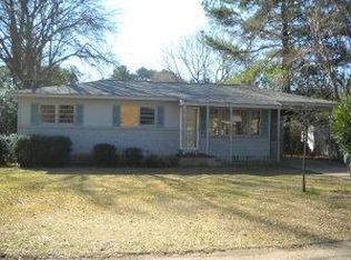 220 Robinwood Cir, Columbus, MS 39702