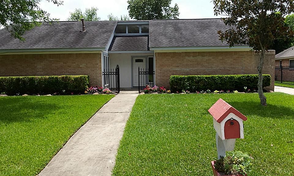 1st image of 14107 Briarworth Dr