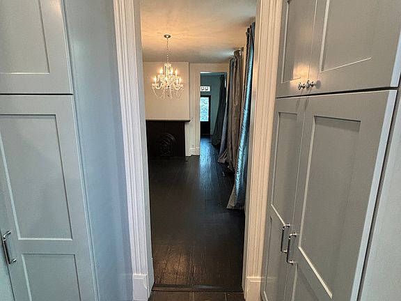 4th image of 226 W 2nd Ave