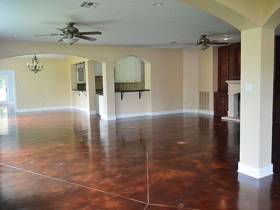 5th image of 301 Stone Hill Dr #A