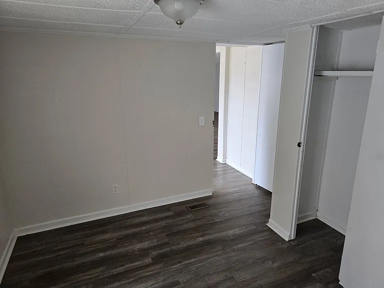 28 Riverside Dr — Photo 14