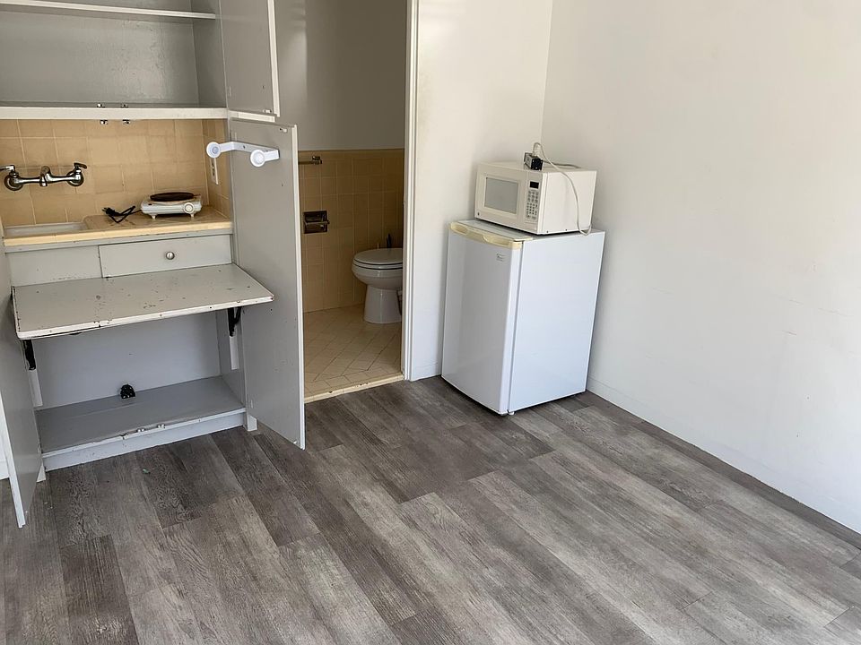 1st image of 3143 Fillmore St APT 203