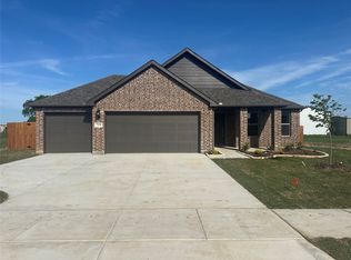 719 Mbs Way, Pilot Point, TX 76258