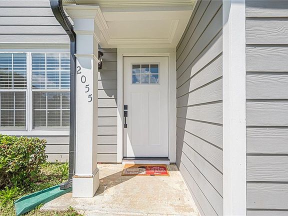 5th image of 2055 Summer View Pl SW