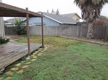3rd image of 4711 Monument Dr