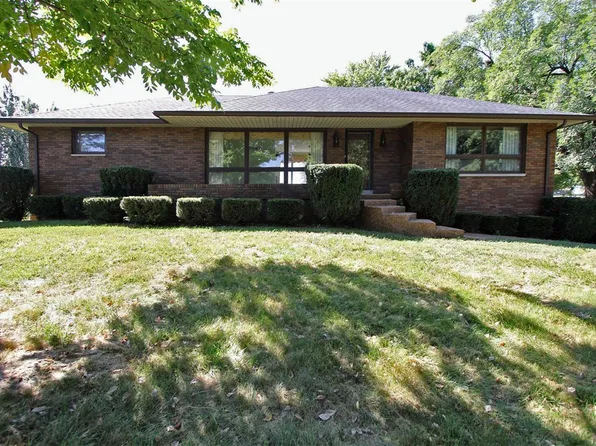 12430 Buckeye Rd, Highland, IL 62249