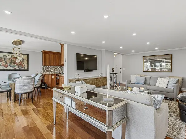 16625 Powells Cove Blvd APT 4M, Flushing, NY 11357