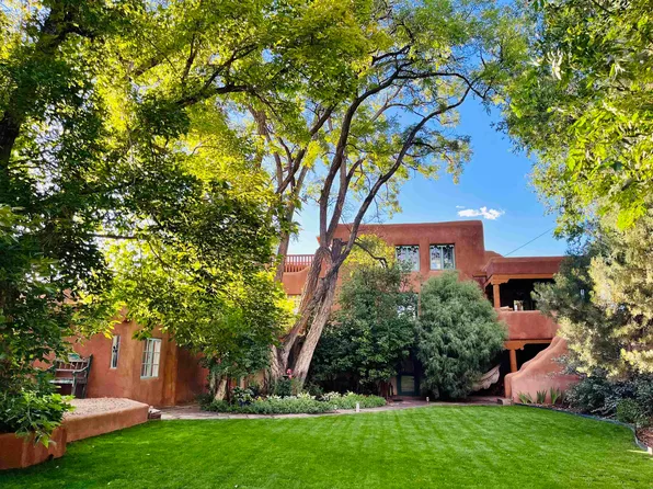 8 Placita Vieja, Ranchos de Taos, NM 87557