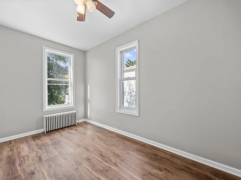 34 W 18th St — Photo 12