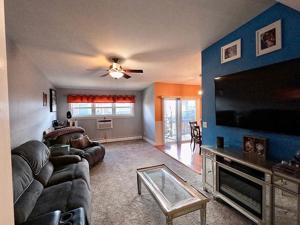 1st image of 18 Ivy St APT 6B