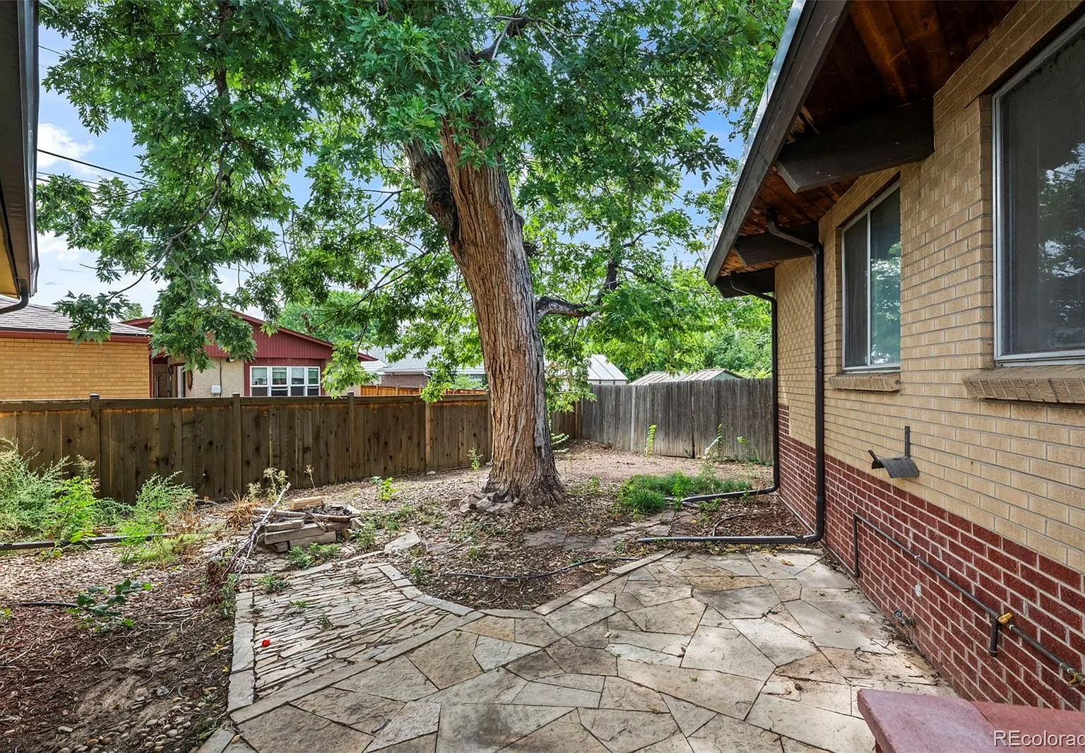 4 bed, 2.0 bath, 2276 sqft, $3,500 — Photo 4
