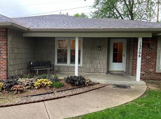13706 W 69th St, Shawnee, KS 66216