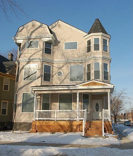 Cobblestone Crossroads