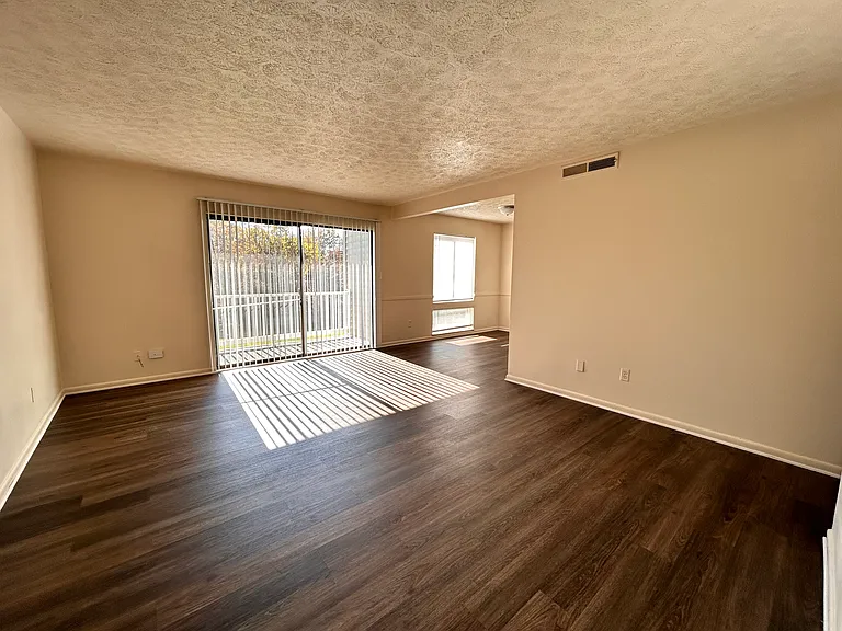 Huntingwood Apartments — Photo 1