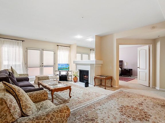 5th image of 5224 Zelzah Ave Unit 105
