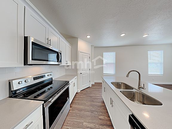 3rd image of 6041 W Arranmore Dr