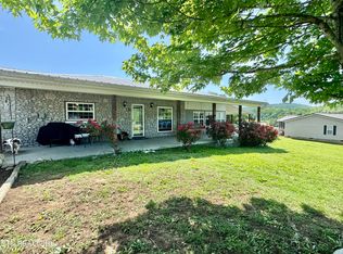 150 Lakeview Cir, Sharps Chapel, TN 37866