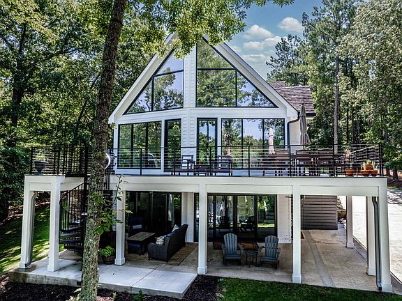 2nd image of 1111 Katherine Ln