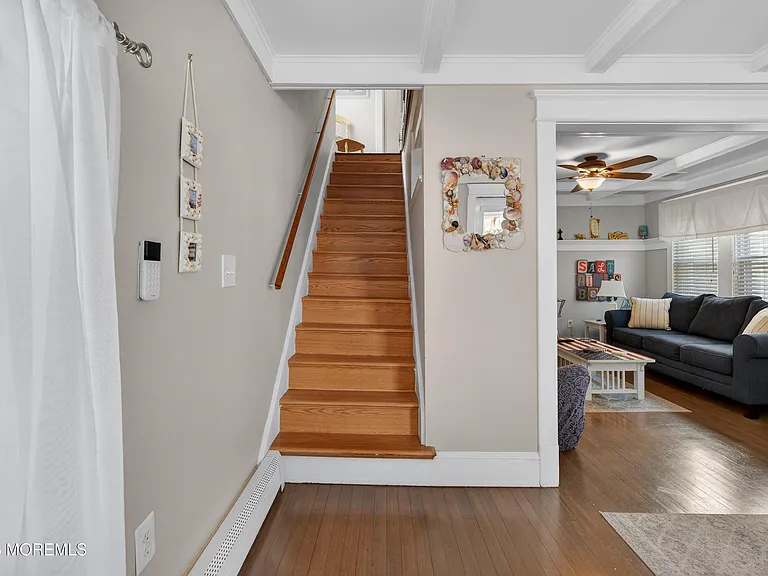211 Lareine Ave — Photo 18