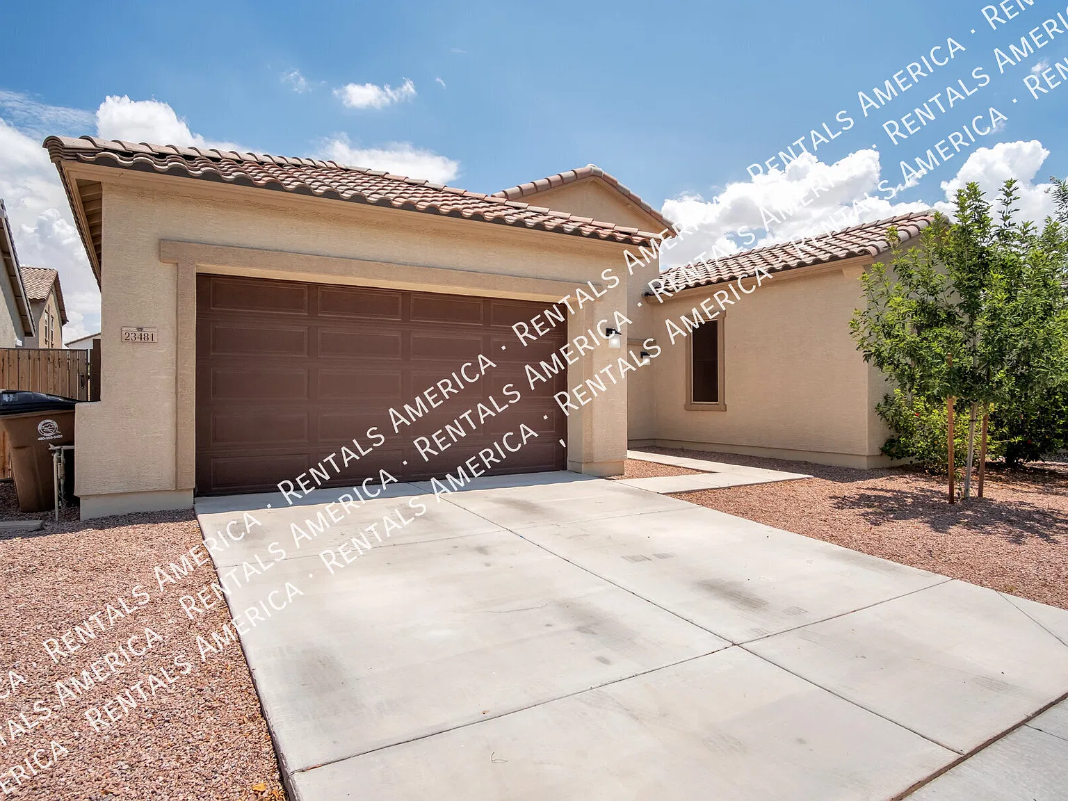 Amazing Home in Hastings Farms! — Photo 2