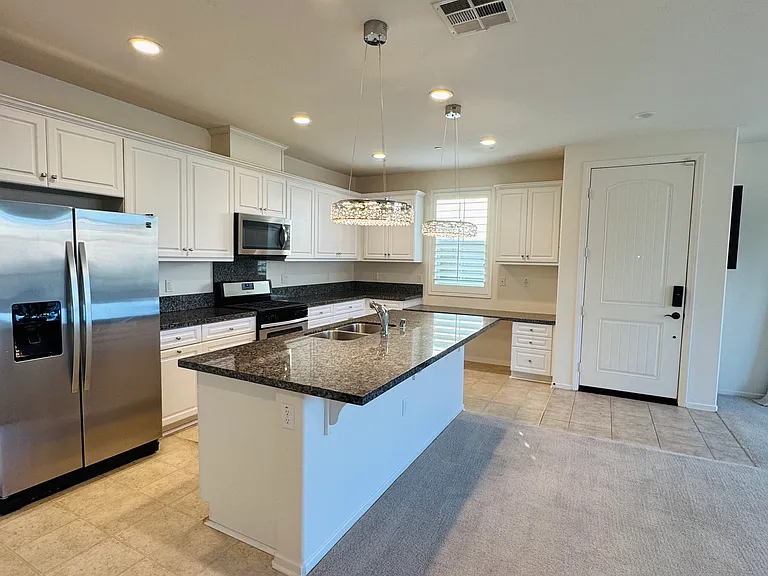 3250 E Yountville Dr #9 — Photo 7
